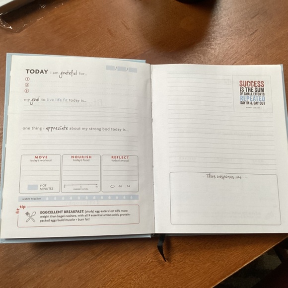 Fitspiration Guided Journal by C. R. Gibson New 8”x 6.5” - Picture 6 of 7